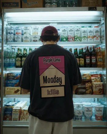 Футболка "MONDAYS KILLS"